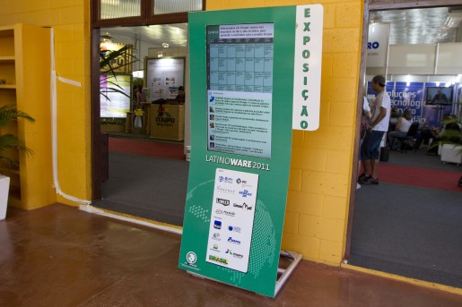 LATINOWARE-2011-PLACAS-BANERS-40-515x343